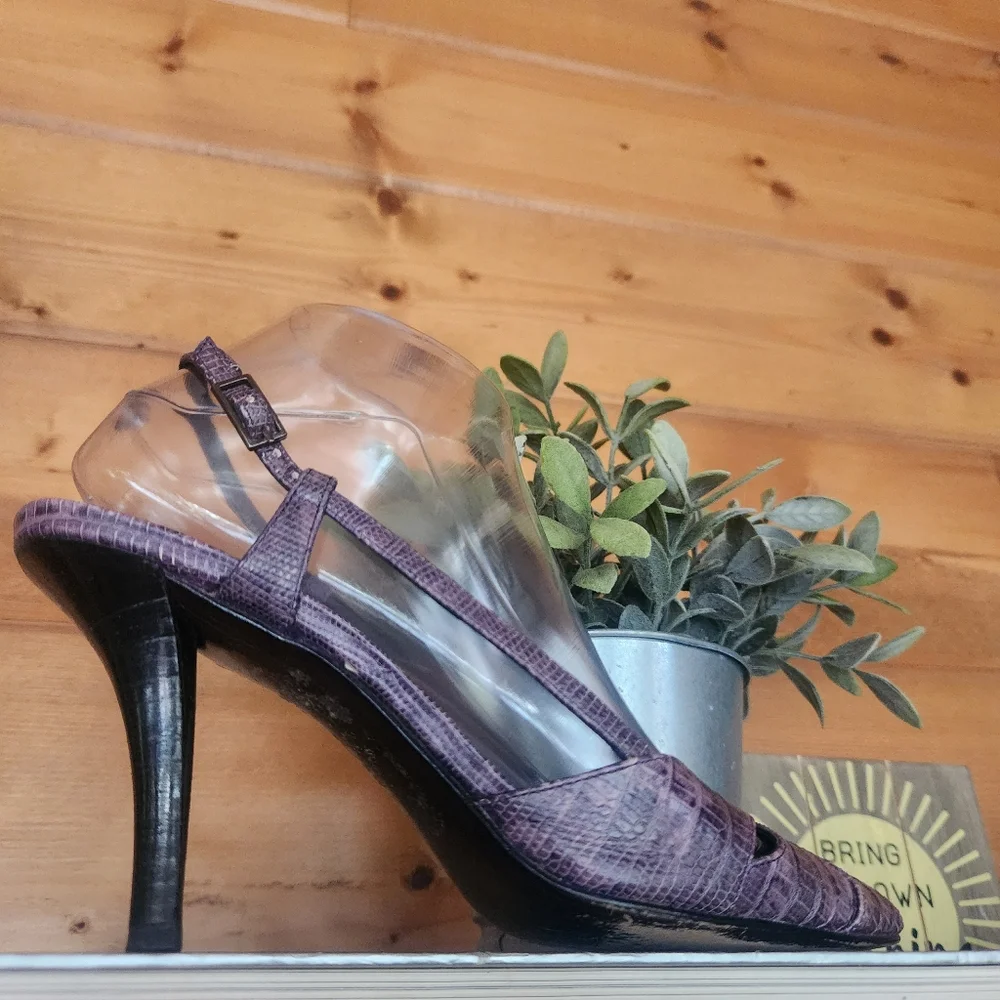 Stuart Weitzman 💜 Snake Croc Emboss Purple Leather Slingback Peep Pump Heels 8N